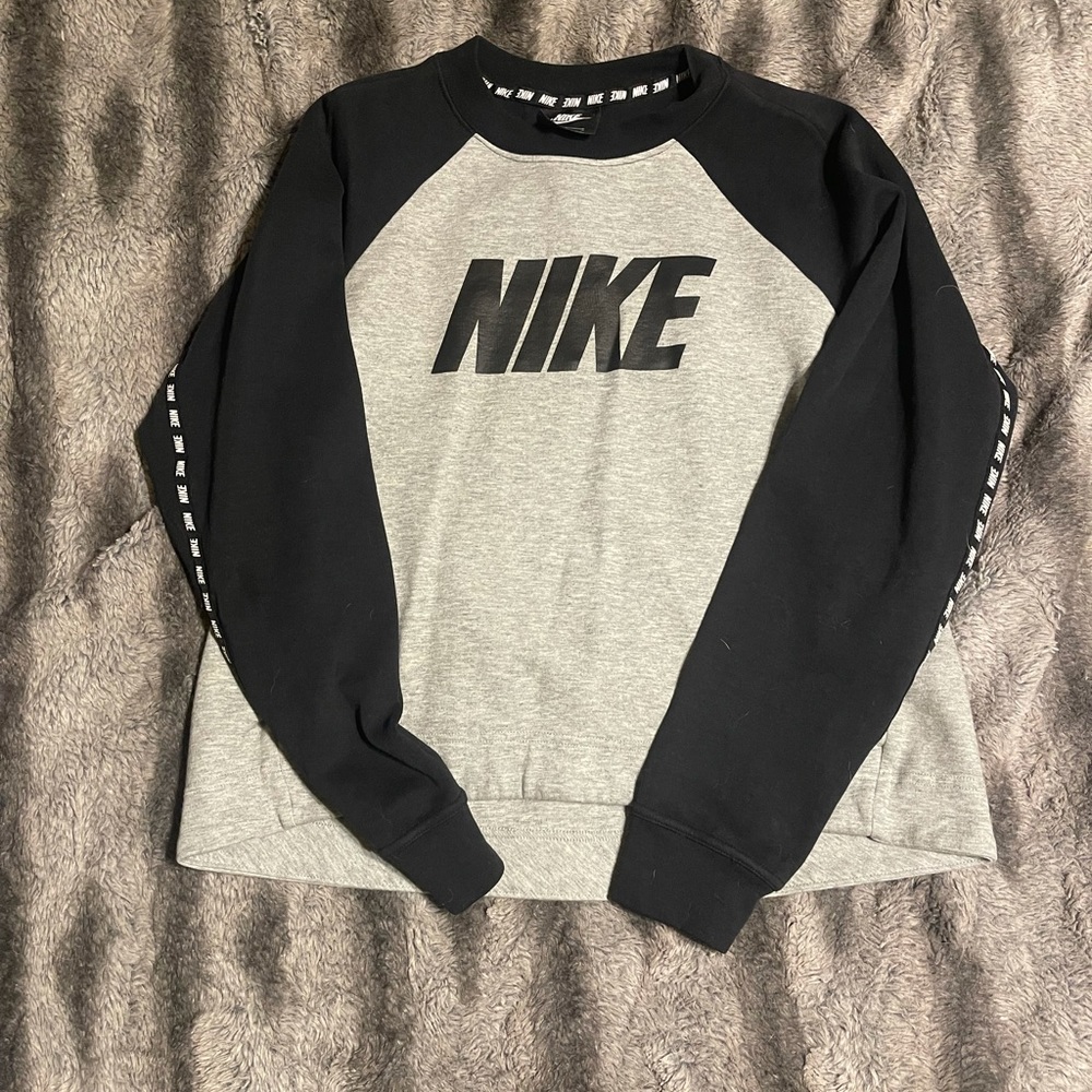 Nike sweatshirt
